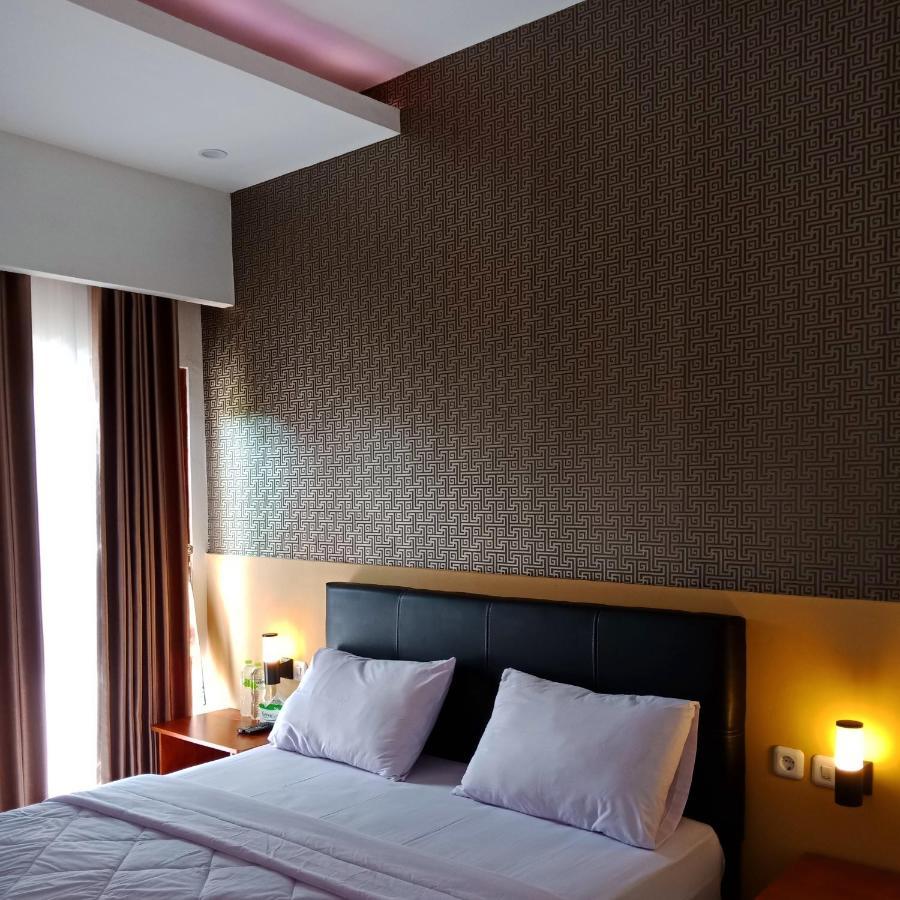 The Royal Joglo Hotel Tepus Стая снимка