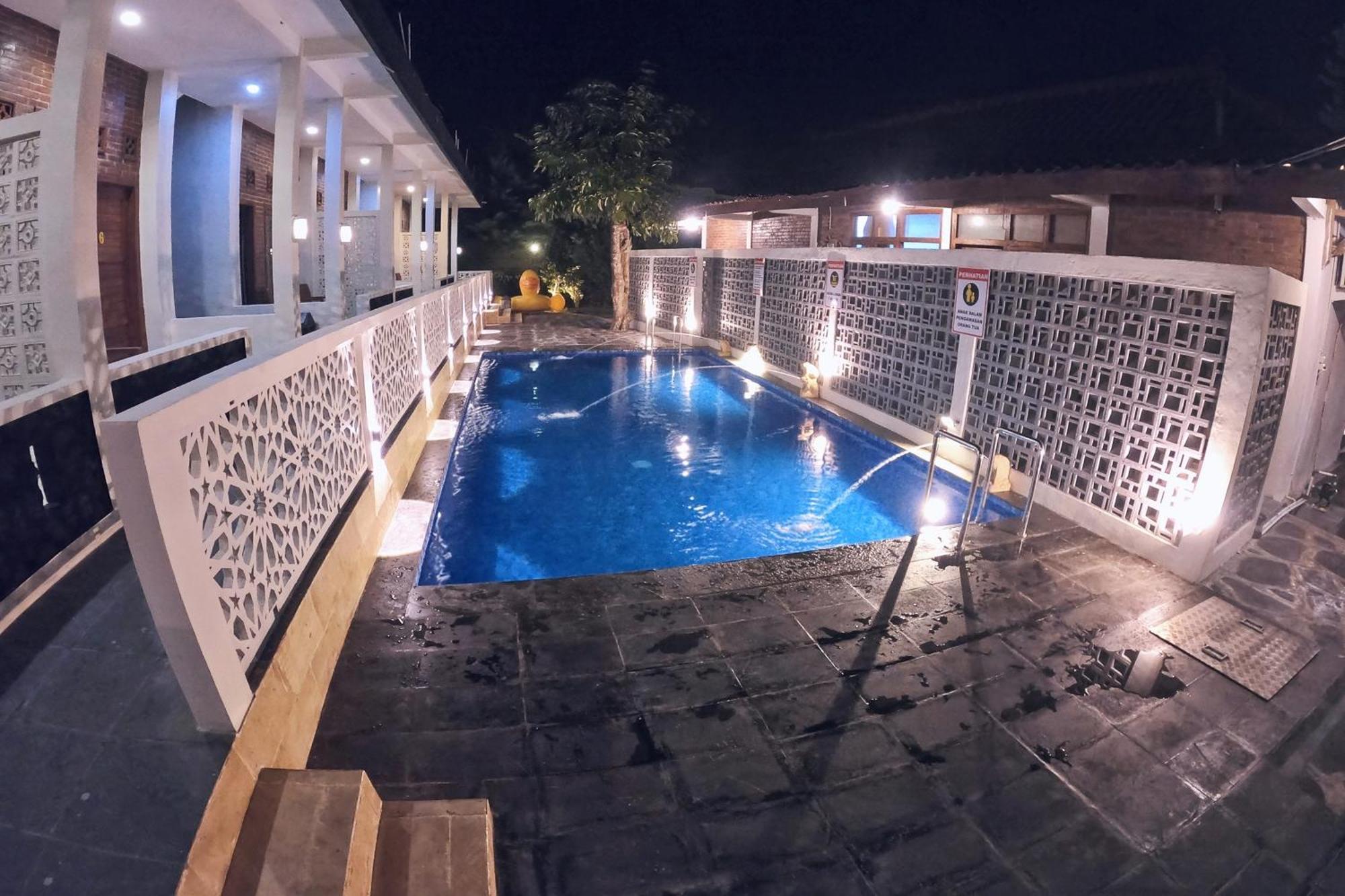 The Royal Joglo Hotel Tepus Екстериор снимка