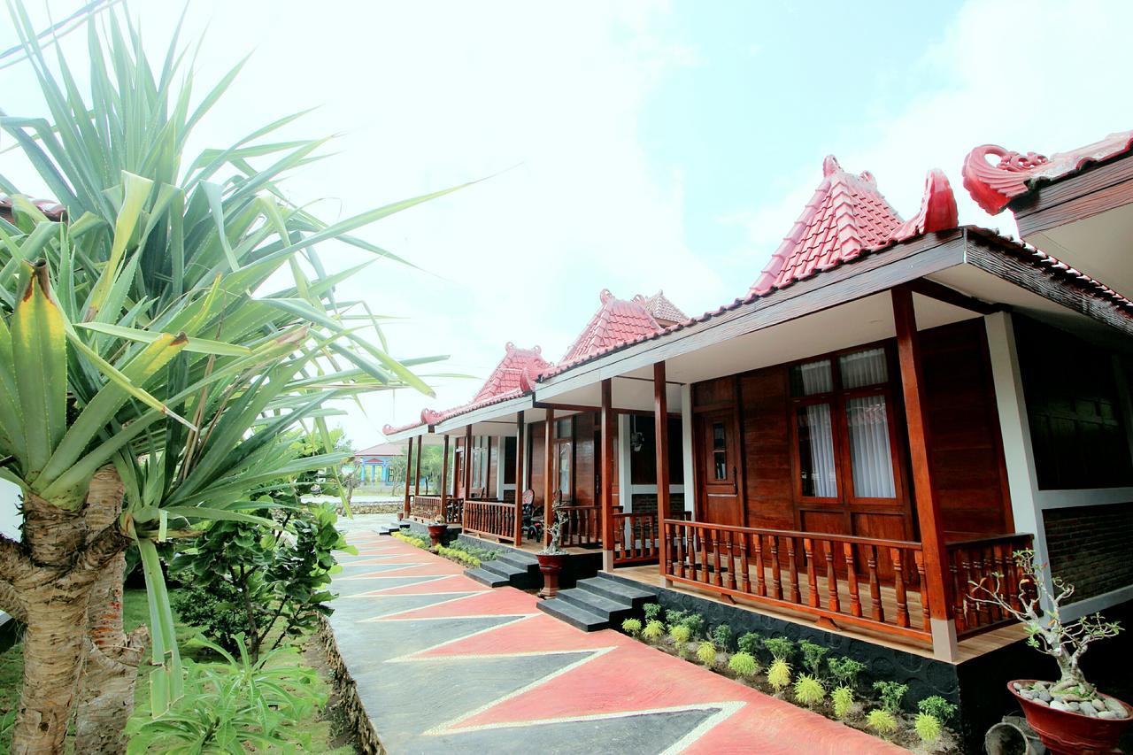 The Royal Joglo Hotel Tepus Екстериор снимка