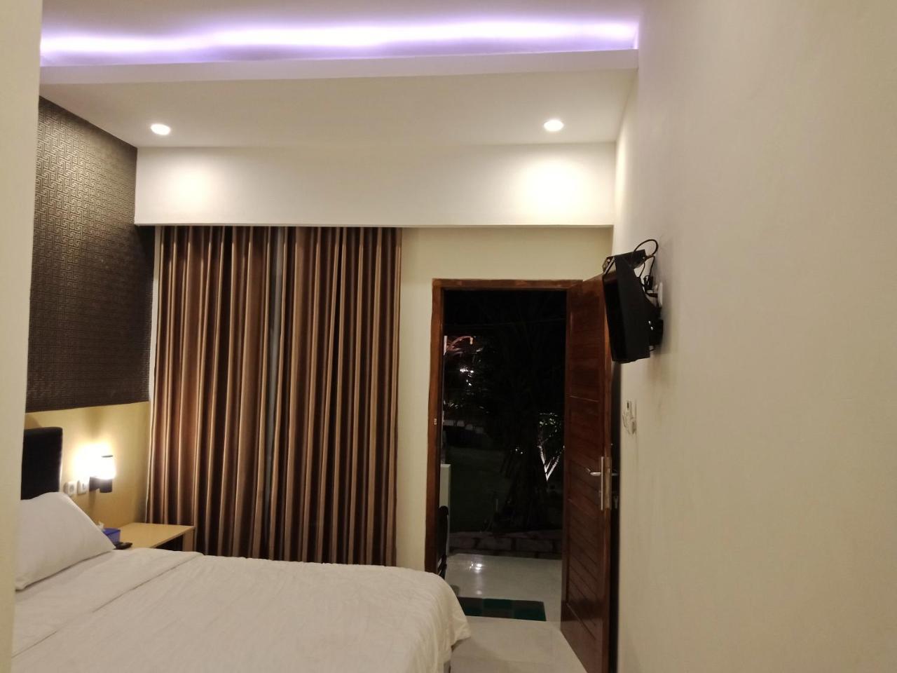 The Royal Joglo Hotel Tepus Екстериор снимка